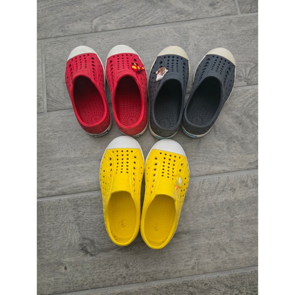 Native Kids Bundle Lot Of 3 Red Yellow Gray Sneakers Boy Girl Water Sneakers 9 - Picture 1 of 11